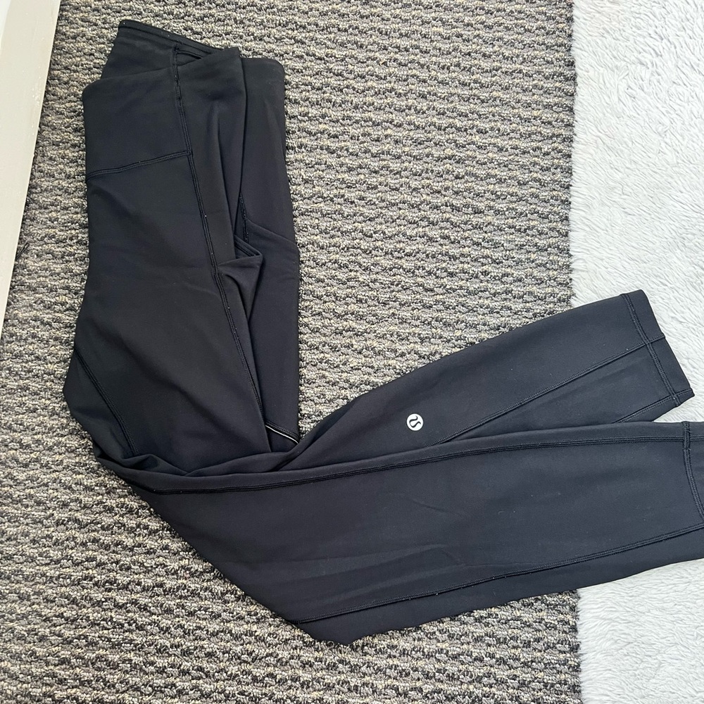 Black LuLuLemon leggings
